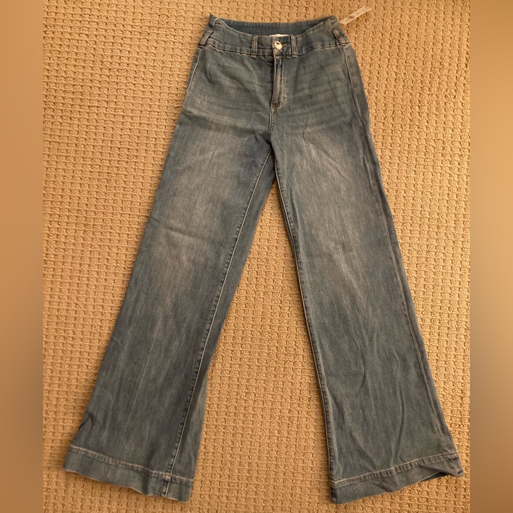 PAIGE size 26 wide leg jeans. Medium wash.